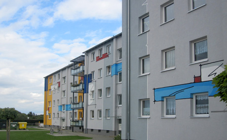 farbgestaltung an einer hausfassade