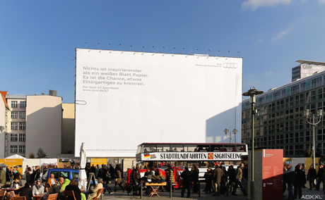 werbeplakat in berlin